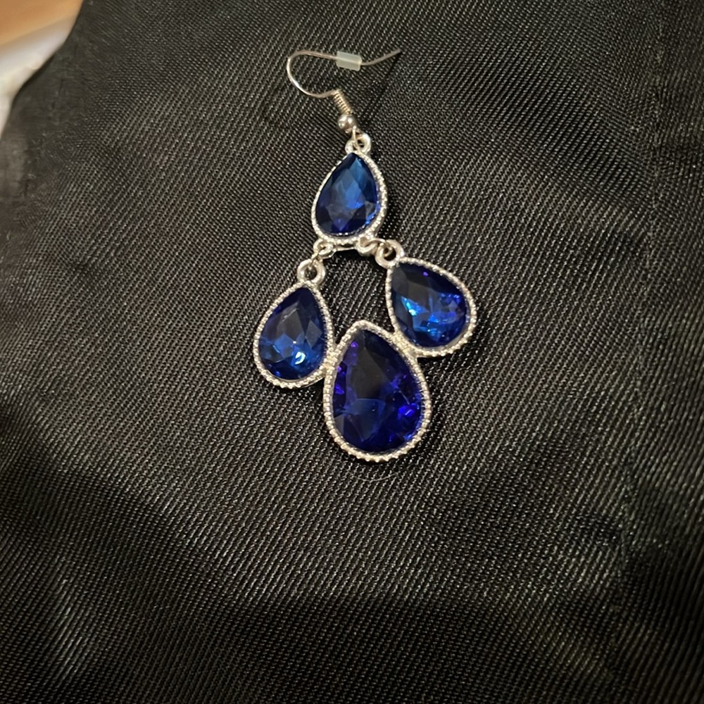 Earrings - Picture 2 of 3